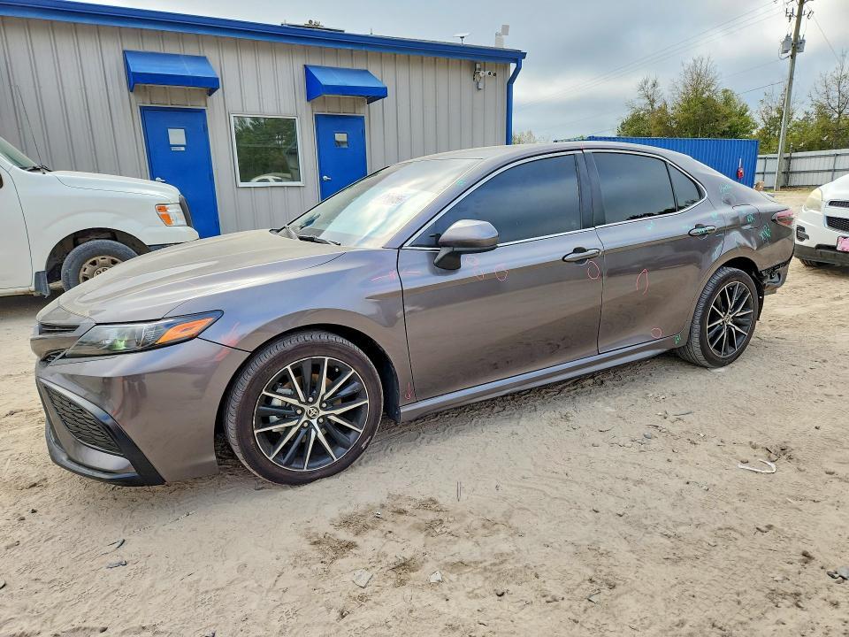 Toyota Camry 2021, VIN 4T1G11AK9MU542564, 3/5