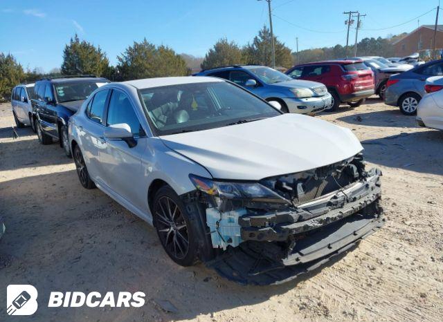 Toyota Camry 2021, VIN 4T1G11AKXMU534036, 2/5