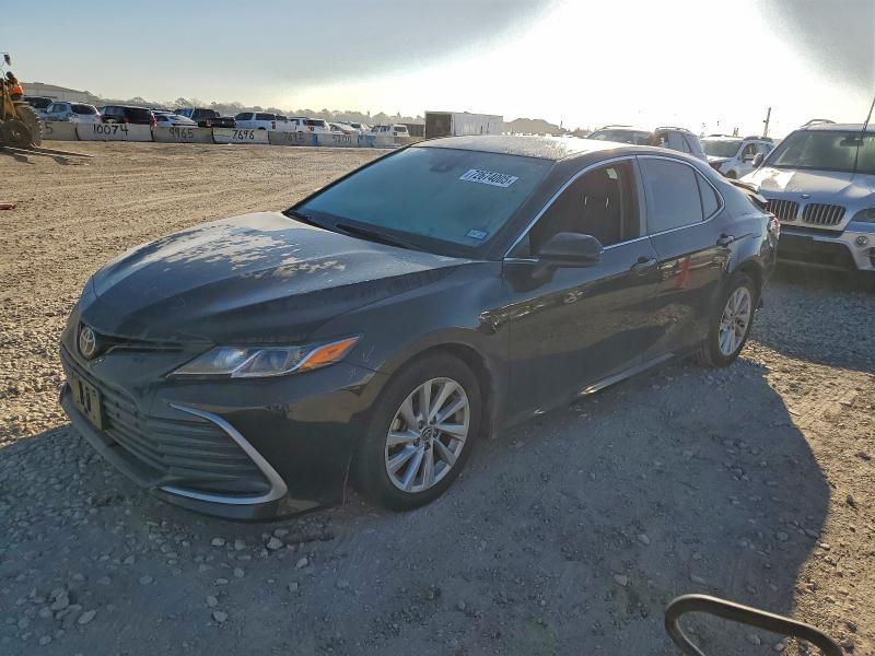 Toyota Camry 2021, VIN 4T1G11AKXMU534036, 3/5