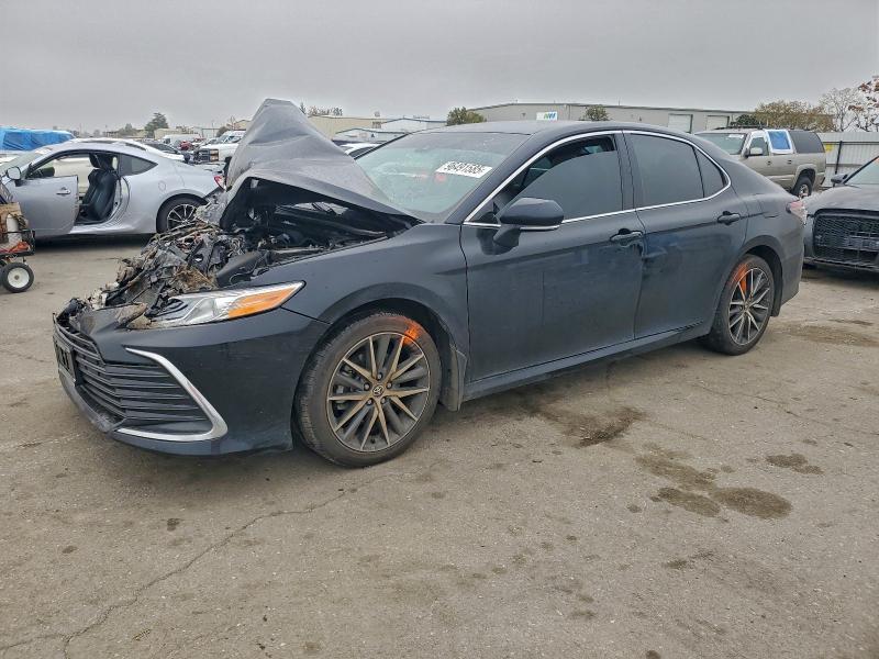 Toyota Camry 2022, VIN 4T1G31AK5NU586833, 4/5