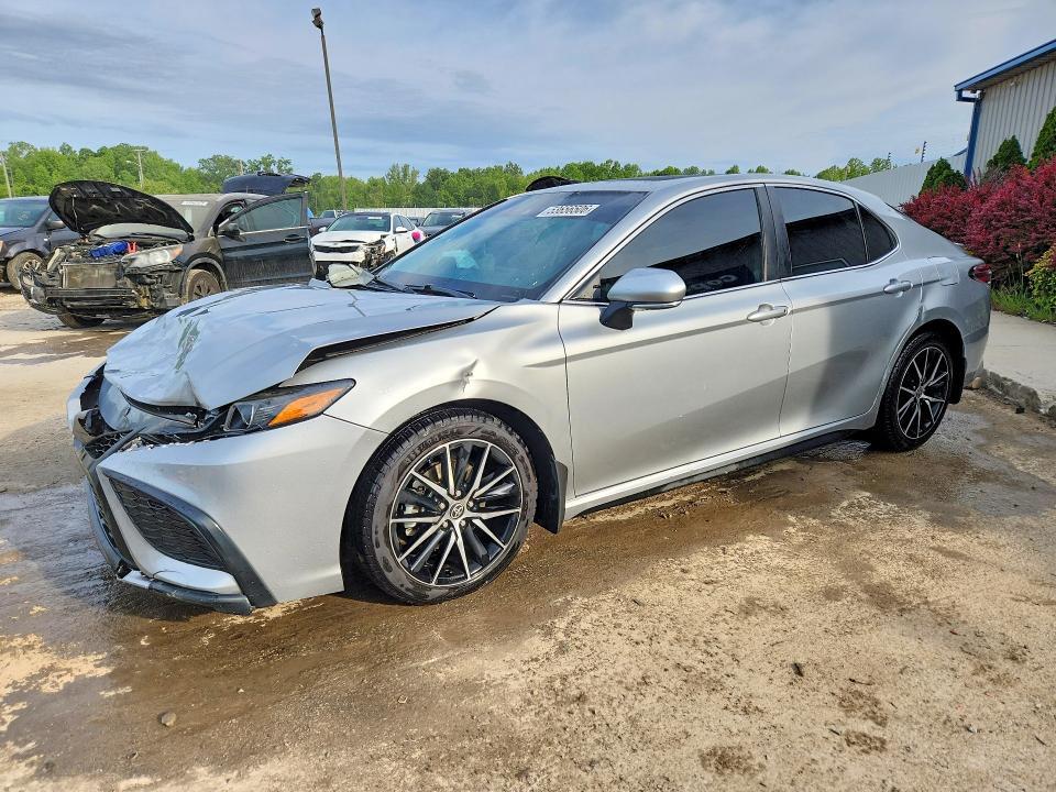 Toyota Camry 2021, VIN 4T1G31AK6MU028813, 4/5