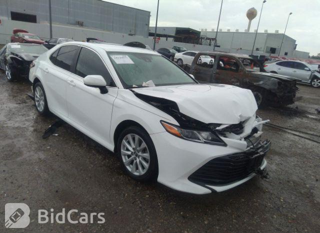Toyota Camry 2020, VIN 4T1J31AK4LU019709, 17/19