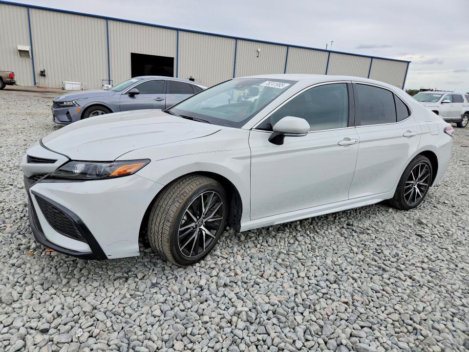 Toyota Camry 2023, VIN 4T1T11AK5PU792919, 3/5