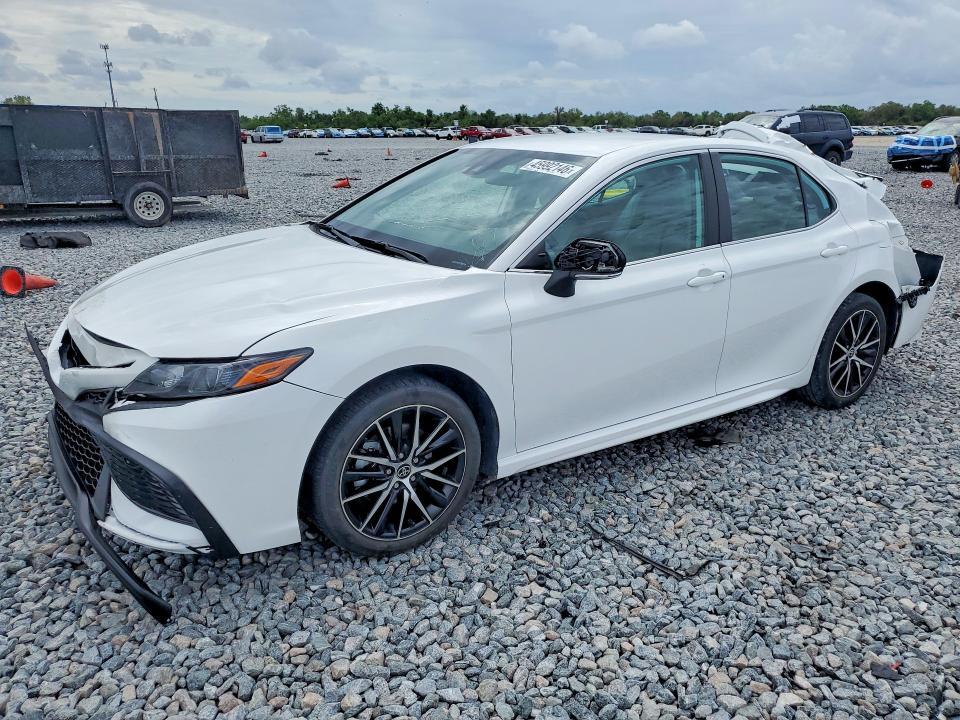 Toyota Camry 2022, VIN 4T1T11AK9NU635777, 1/5