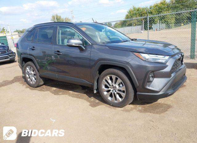 Toyota RAV4 2022, VIN 4T3B6RFV4NU090240, 3/5
