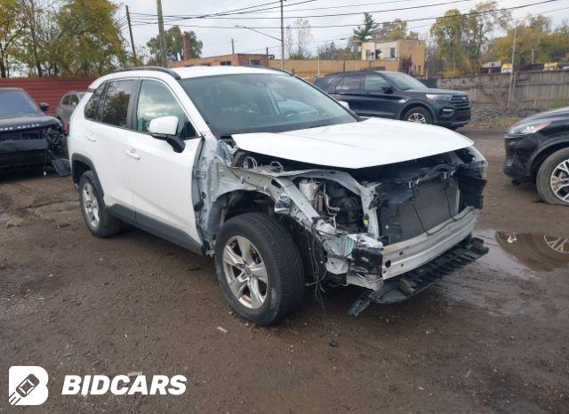 Toyota RAV4 2022, VIN 4T3E6RFV4NU099291, 4/5