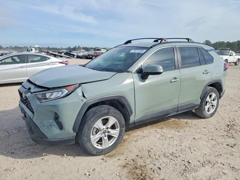 Toyota RAV4 2021, VIN 4T3RWRFV1MU029781, 3/5