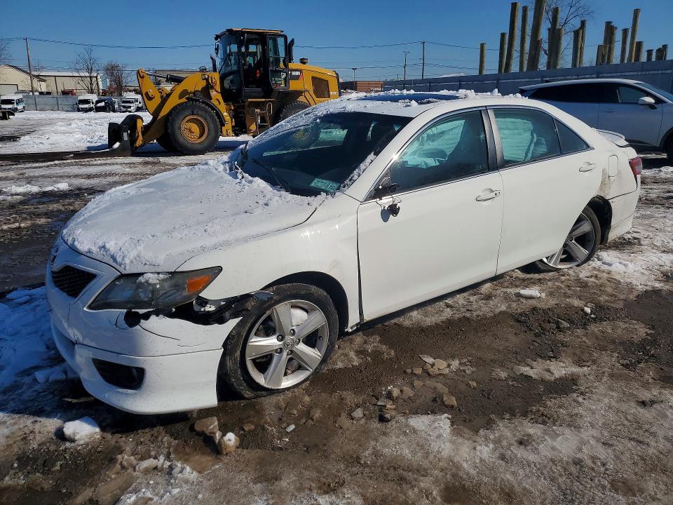Toyota Camry 2011, VIN 4T4BF3EKXBR124597, 2/5