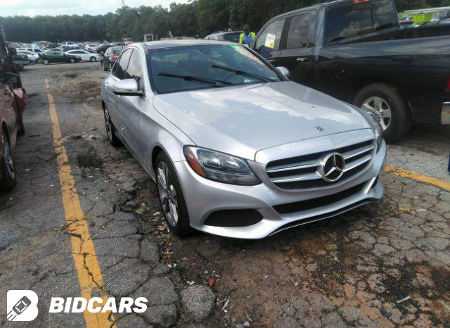 Mercedes-Benz C 300 2018, VIN 55SWF4JB3JU263603, 2/5