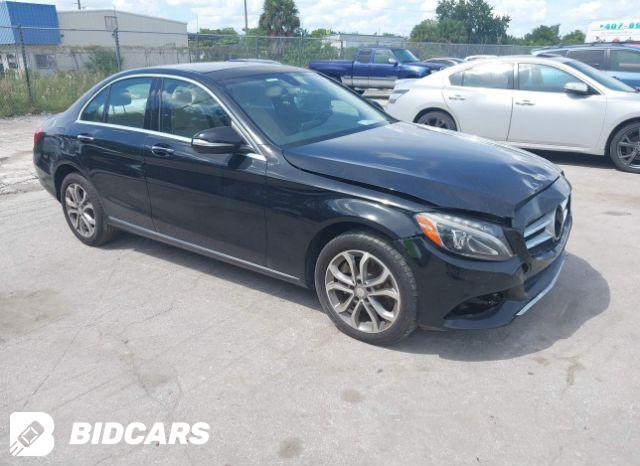 Mercedes-Benz C 300 2015, VIN 55SWF4JB4FU054118, 1/11
