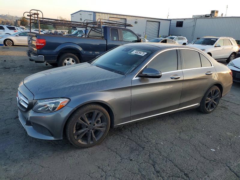 Mercedes-Benz C-Class 2016, VIN 55SWF4JB9GU107249, 3/5