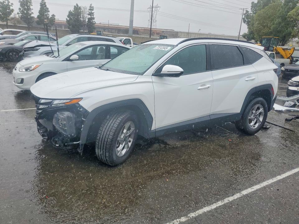 Hyundai Tucson 2023, VIN 5NMJFCAE8PH282008, 3/5