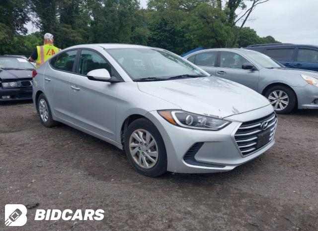 Hyundai Elantra 2018, VIN 5NPD84LFXJH248245, 2/5