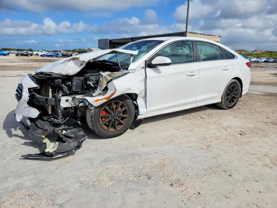 Hyundai Sonata 2018, VIN 5NPE34AB4JH611142, 2/5