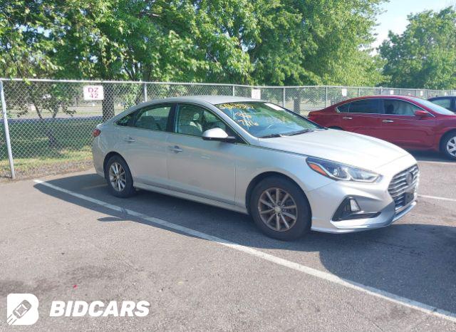 Hyundai Sonata 2018, VIN 5NPE34AF5JH699640, 3/5