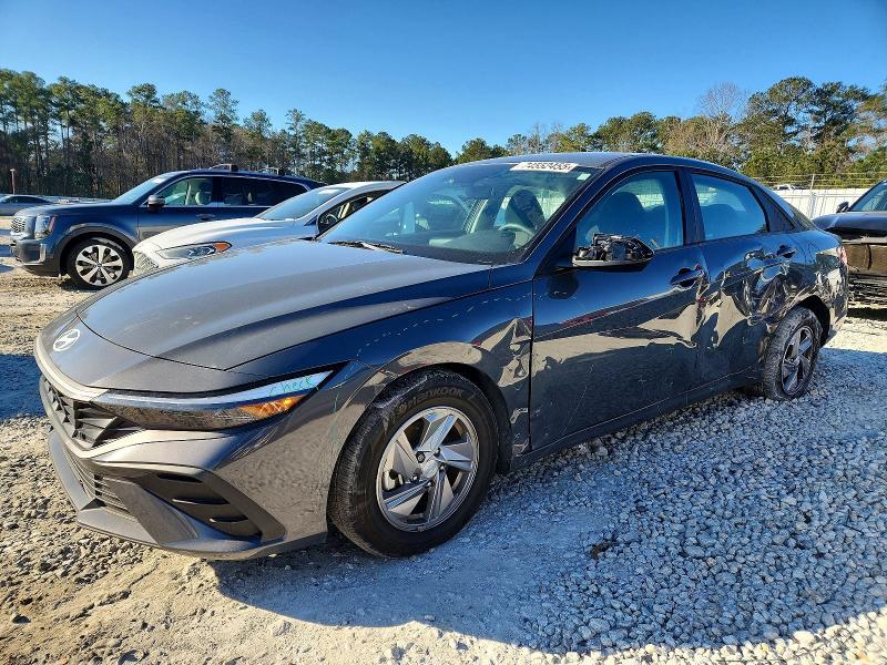 Hyundai Elantra 2023, VIN 5NPLP4AG0PH105503, 3/5