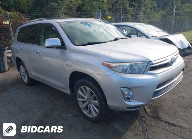 Toyota Highlander 2014, VIN 5TDBKRFH9ES020790, 3/5