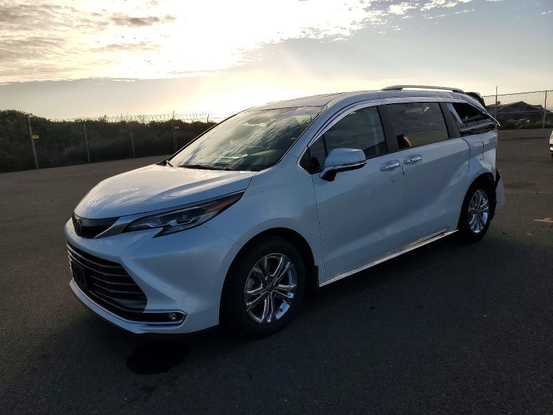 Toyota Sienna 2021, VIN 5TDBRKEC7MS004059, 2/5