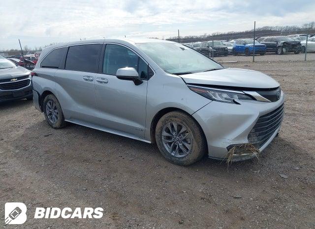 Toyota Sienna 2021, VIN 5TDBRKEC7MS004059, 3/5