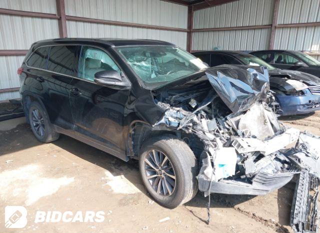 Toyota Highlander 2018, VIN 5TDBZRFH6JS877753, 3/5