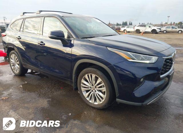 Toyota Highlander 2021, VIN 5TDDBRCH6MS016921, 2/5