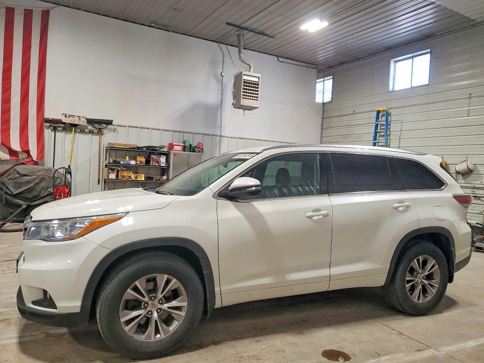 Toyota Highlander 2016, VIN 5TDDKRFH4GS335069, 3/8