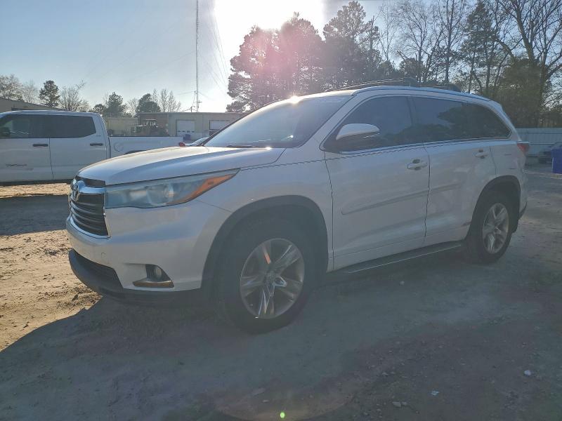 Toyota Highlander 2015, VIN 5TDDKRFHXFS151866, 2/5