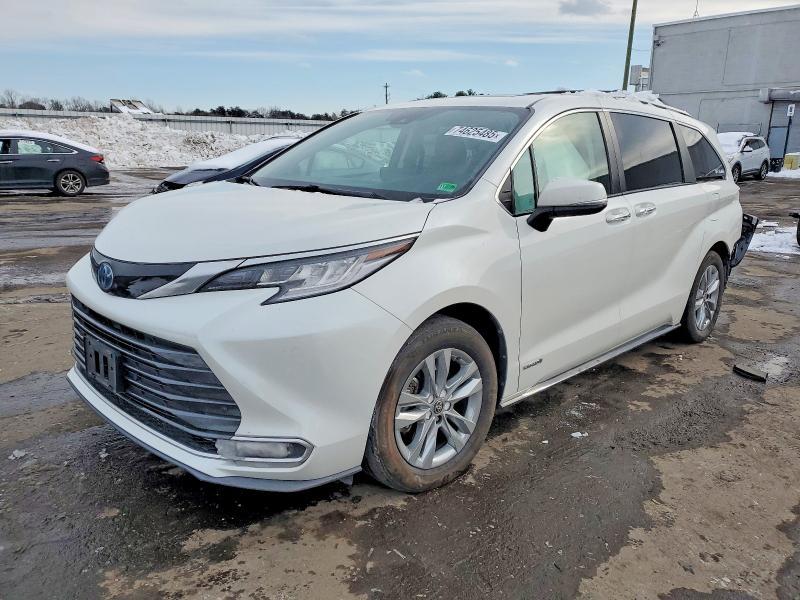 Toyota Sienna 2022, VIN 5TDDSKFC4NS053345, 2/5