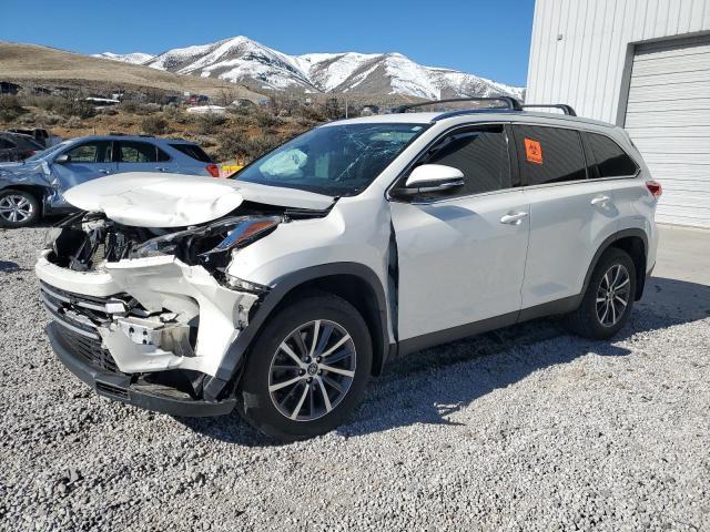 Toyota Highlander 2018, VIN 5TDDZRFH5JS830030, 2/6