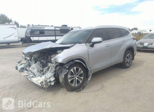 Toyota Highlander 2022, VIN 5TDGBRCH0NS550995, 2/5