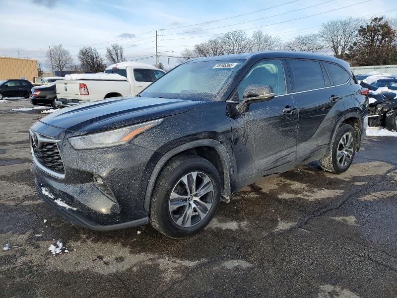Toyota Highlander 2021, VIN 5TDGBRCH3MS528097, 2/5