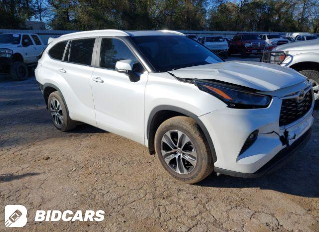 Toyota Highlander 2022, VIN 5TDGBRCH6NS550208, 4/5