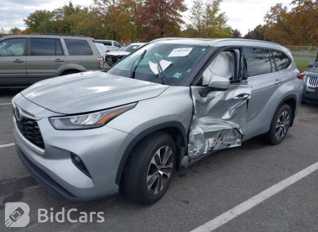 Toyota Highlander 2020, VIN 5TDGZRBH3LS001219, 2/5