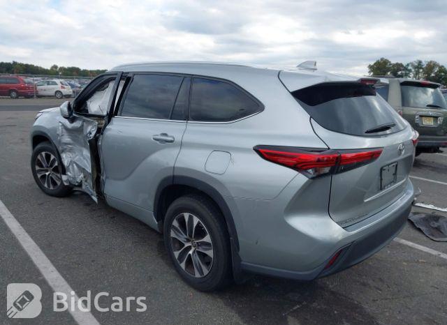 Toyota Highlander 2020, VIN 5TDGZRBH3LS001219, 3/5