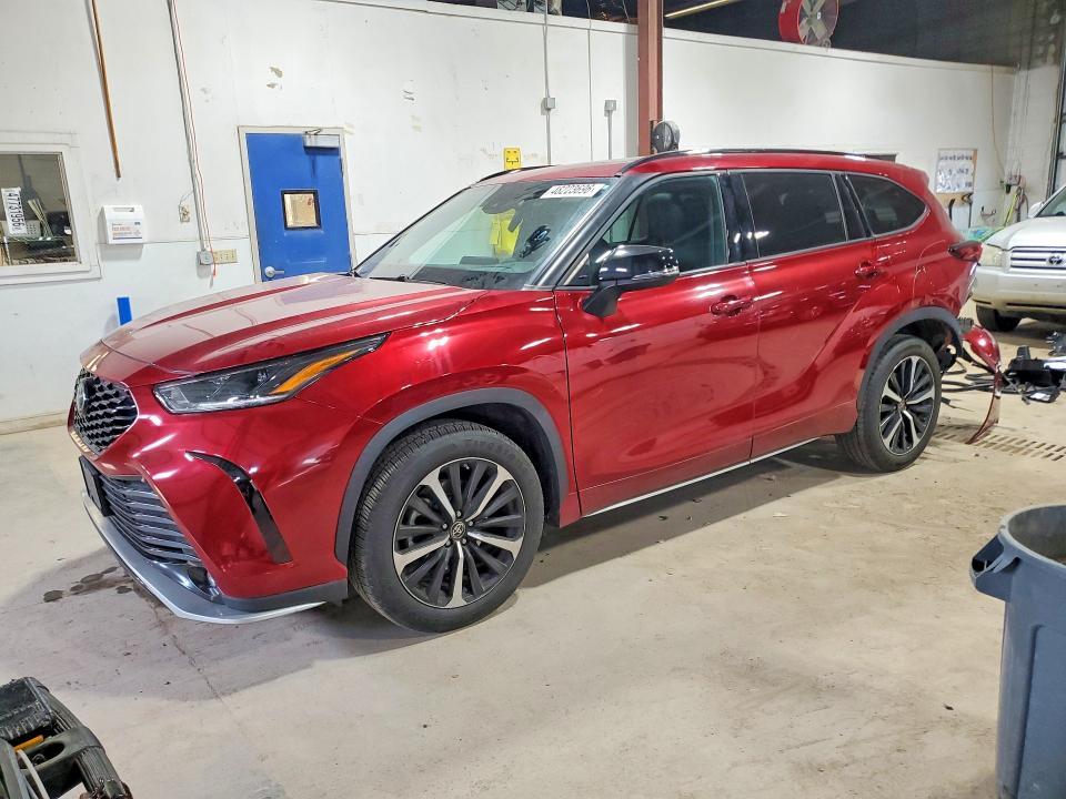Toyota Highlander 2020, VIN 5TDHBRCH3LS507219, 3/5