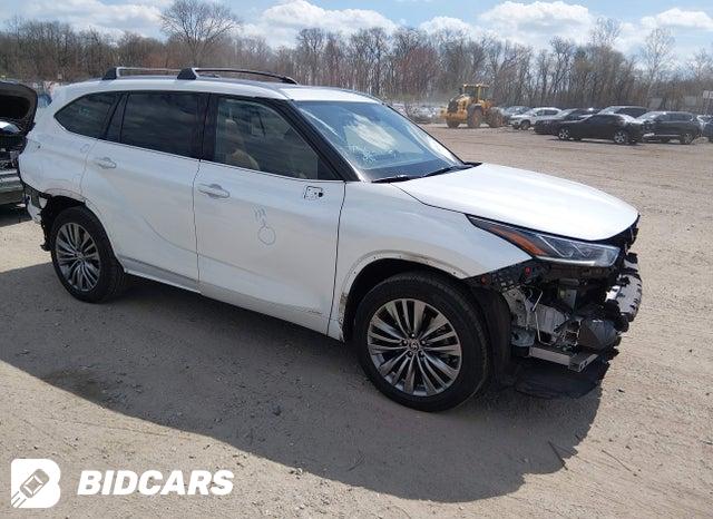 Toyota Highlander 2022, VIN 5TDHBRCH4NS091734, 1/5
