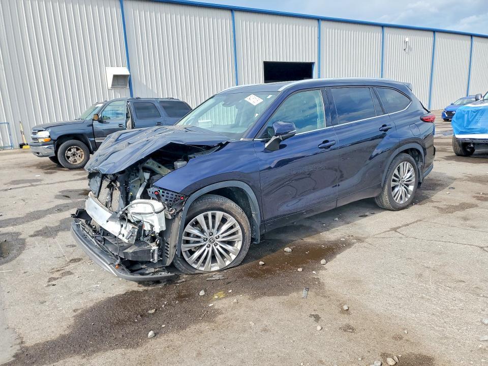 Toyota Highlander 2022, VIN 5TDHBRCH4NS091734, 2/5