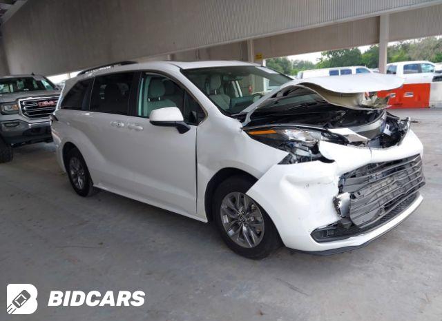 Toyota Sienna 2022, VIN 5TDJRKEC9NS109179, 4/11