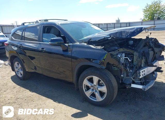 Toyota Highlander 2024, VIN 5TDKBRCH2RS636213, 2/5