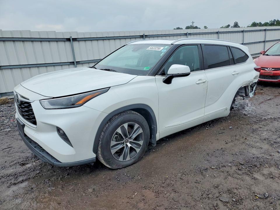 Toyota Highlander 2024, VIN 5TDKBRCH2RS636213, 4/5