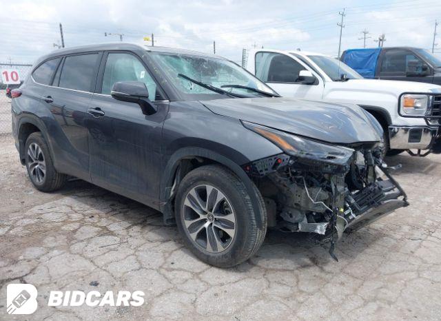 Toyota Highlander 2023, VIN 5TDKBRCH5PS132946, 10/11
