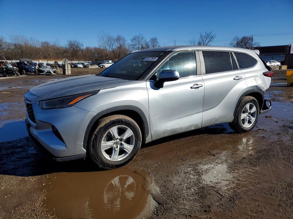 Toyota Highlander 2024, VIN 5TDKDRBH3RS539307, 2/5