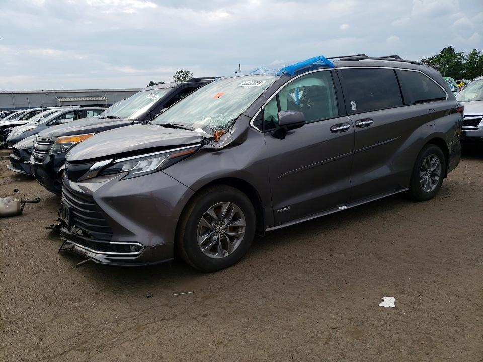 Toyota Sienna 2021, VIN 5TDKRKEC1MS060255, 4/5