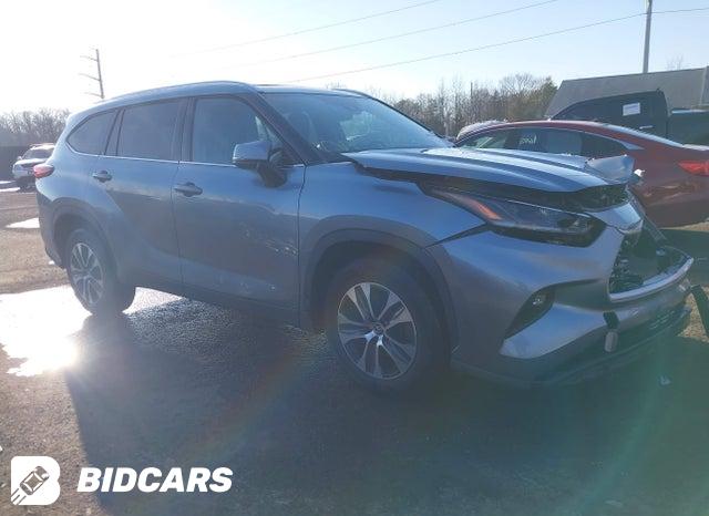 Toyota Highlander 2022, VIN 5TDXBRCH3NS077433, 1/5