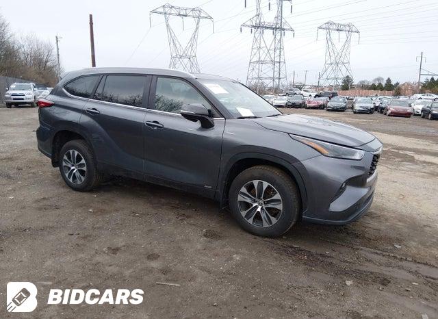 Toyota Highlander 2022, VIN 5TDXBRCH3NS077433, 2/5