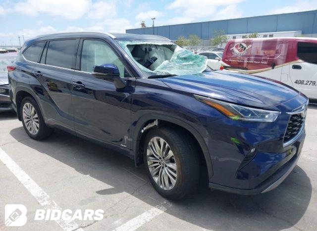 Toyota Highlander 2022, VIN 5TDXBRCH8NS541686, 1/5