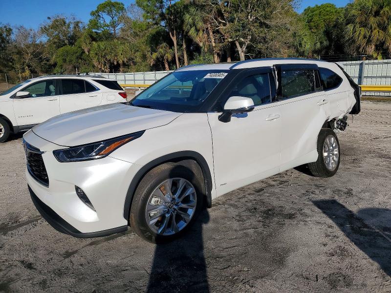 Toyota Highlander 2023, VIN 5TDXBRCH9PS564297, 4/5
