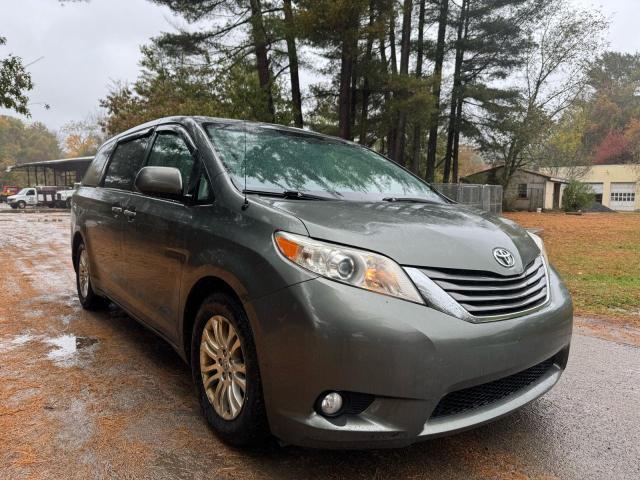 Toyota Sienna 2015, VIN 5TDXK3DC5FS651421, 3/5
