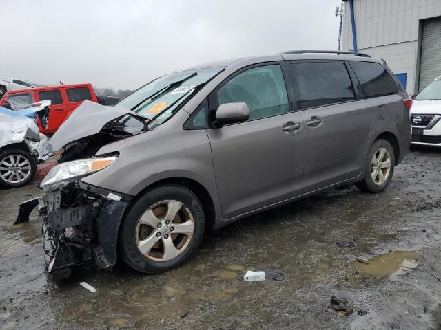 Toyota Sienna 2016, VIN 5TDXK3DC9GS727823, 3/5