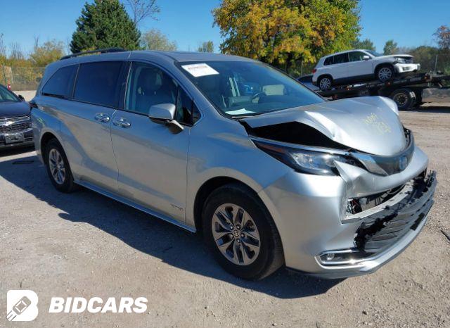 Toyota Sienna 2021, VIN 5TDXSKFC8MS038665, 3/8
